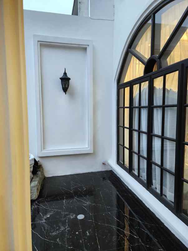 dijual rumah jl antapani