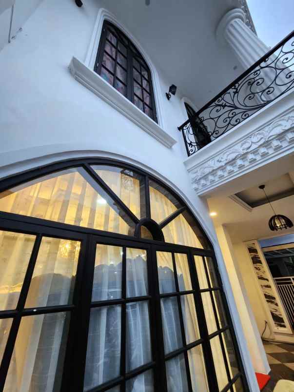 dijual rumah jl antapani