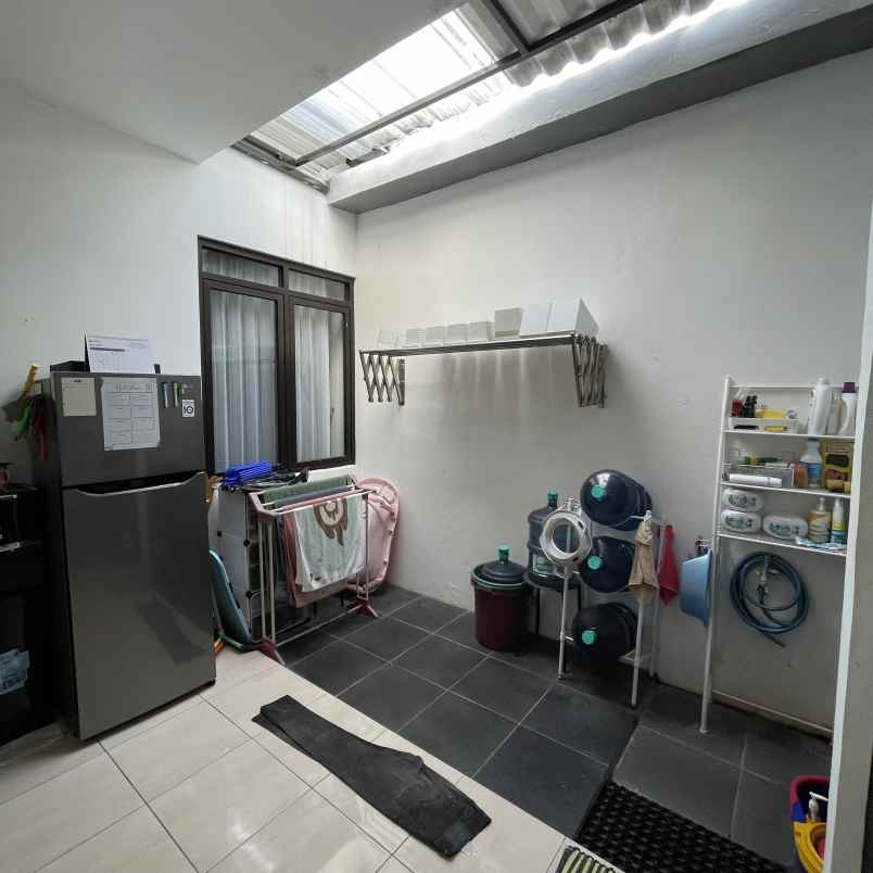 dijual rumah jl bolzano 08 blok wd 11