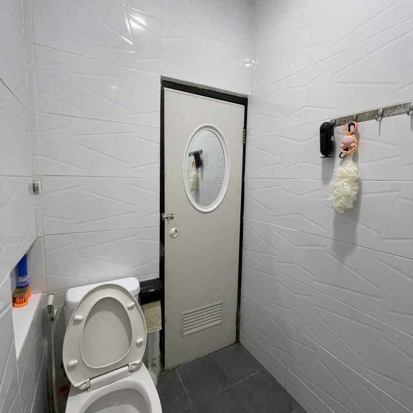 dijual rumah jl bolzano 08 blok wd 11