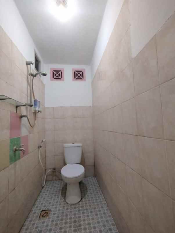 dijual rumah jl bukit barisan