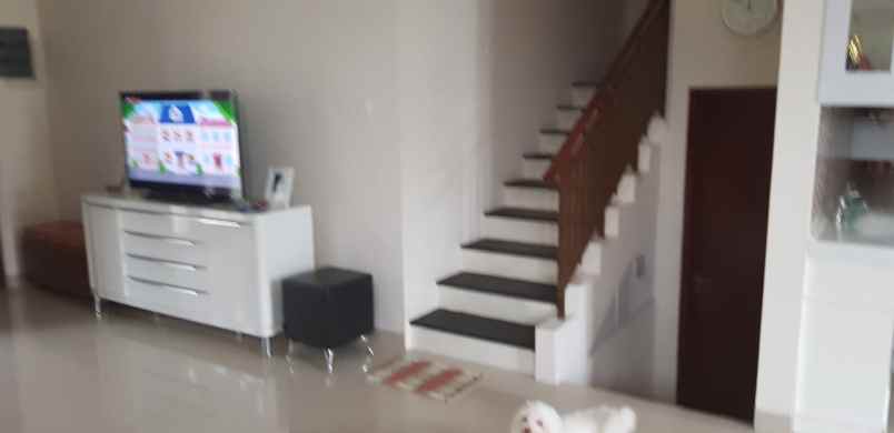 dijual rumah jl cendana rancamaya