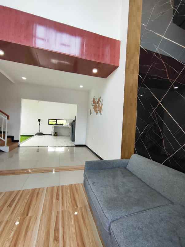 dijual rumah jl cibiru