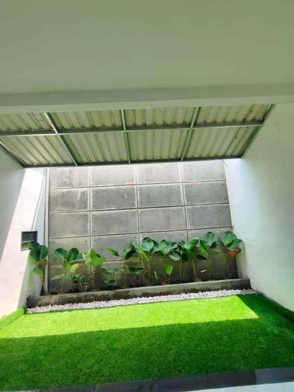 dijual rumah jl cibiru