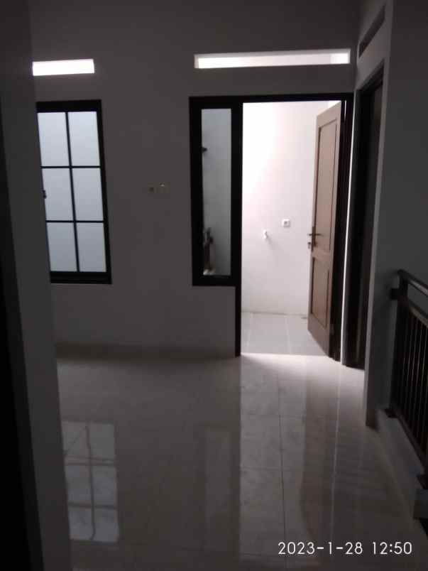 dijual rumah jl cibubur raya jakarta timur