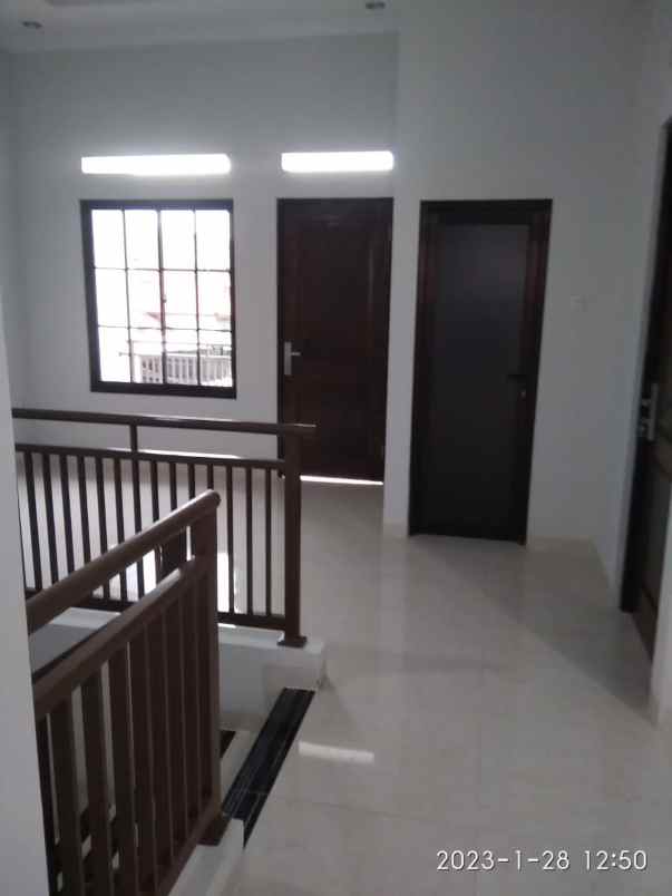 dijual rumah jl cibubur raya jakarta timur