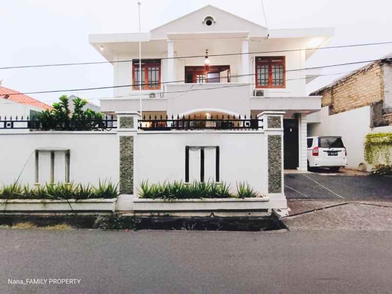 Rumah Mewah 2 Lantai Siap Huni Di Cidodolkebayoran Lama