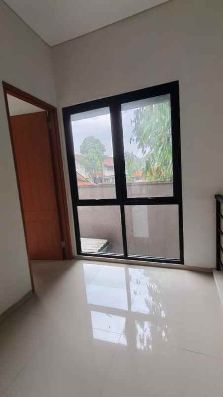 dijual rumah jl cimahi