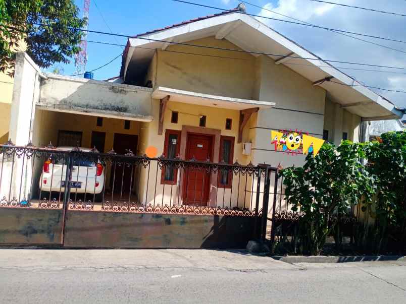 dijual rumah jl cisaranten baru