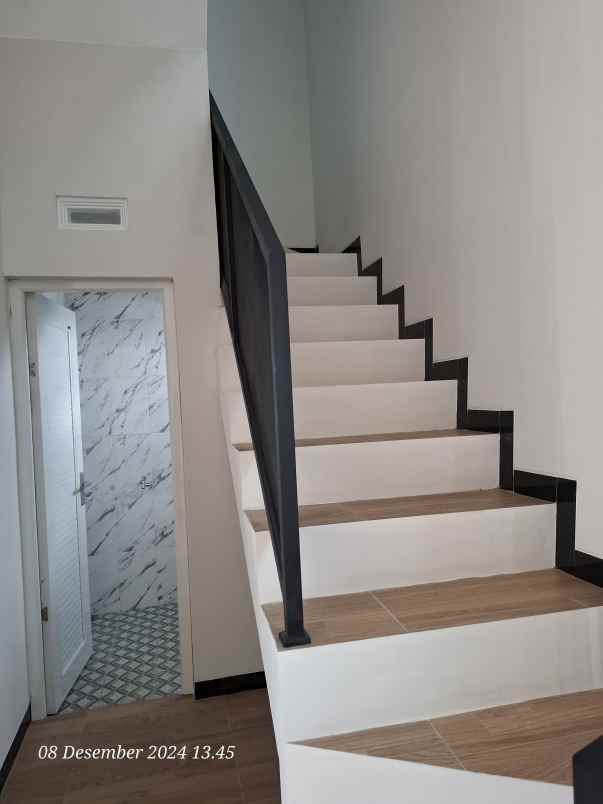 dijual rumah jl dawung