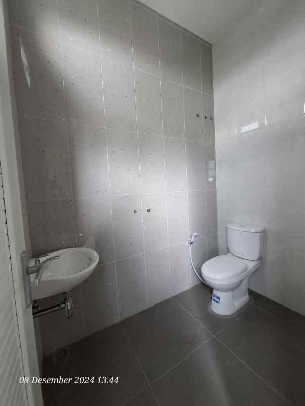 dijual rumah jl dawung