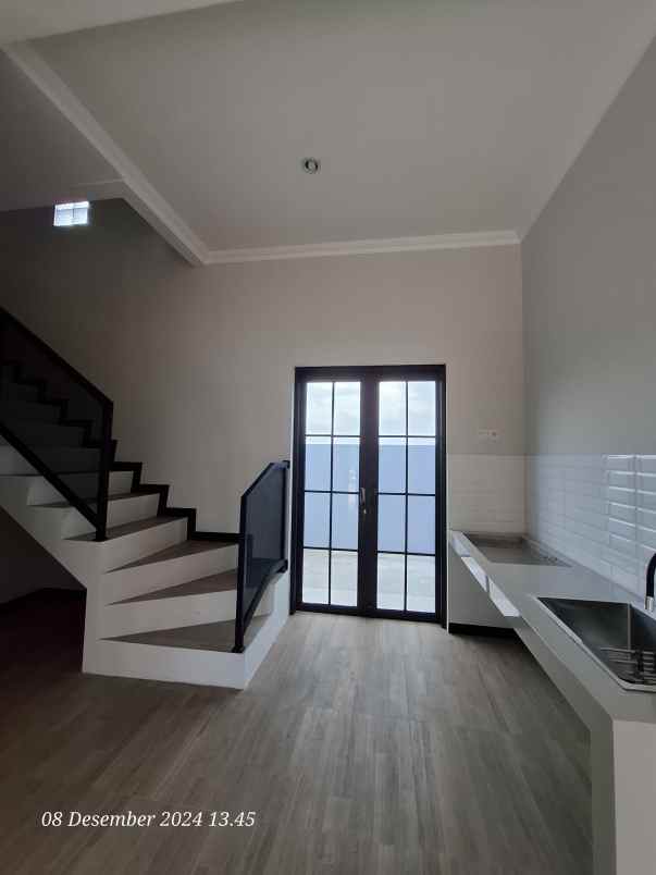 dijual rumah jl dawung