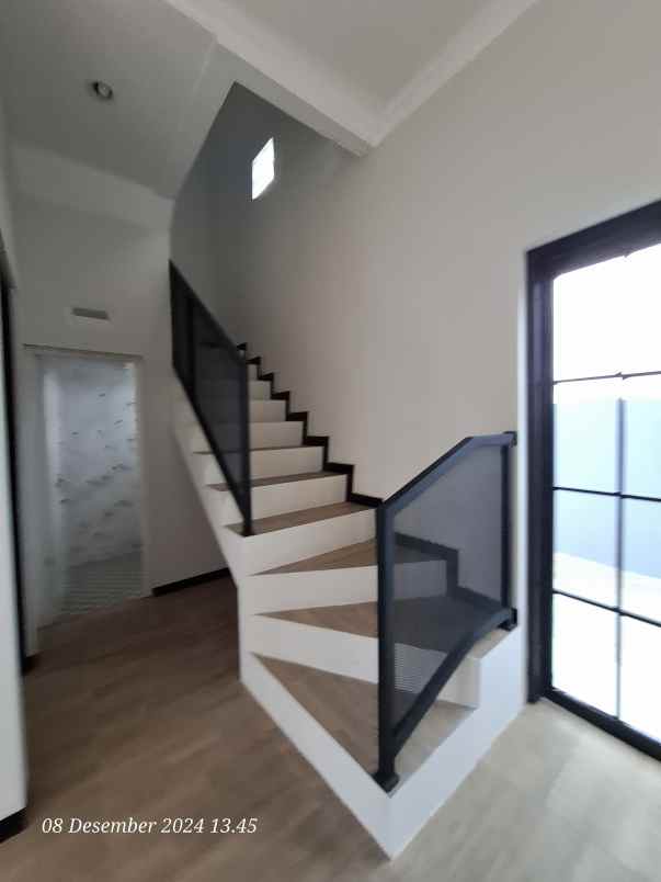 dijual rumah jl dawung