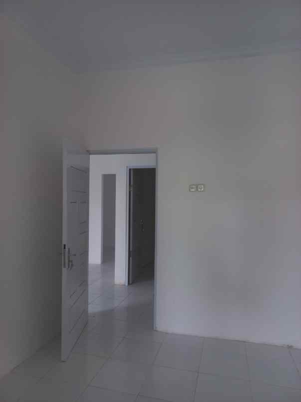 dijual rumah jl delima