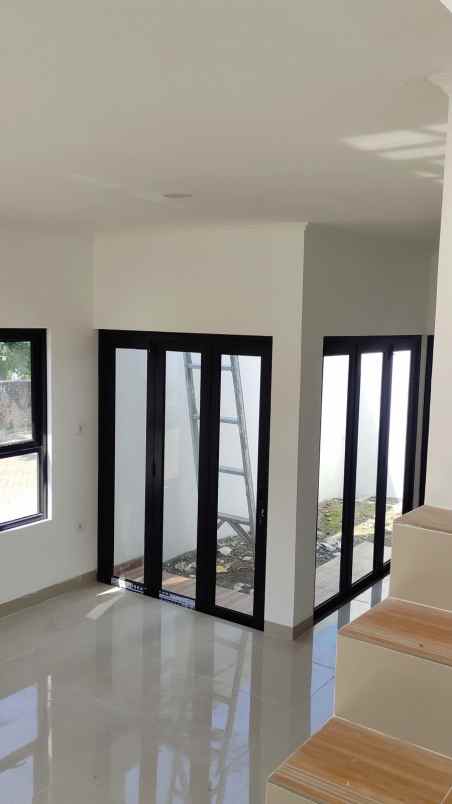 dijual rumah jl gedung baya no 1 42426