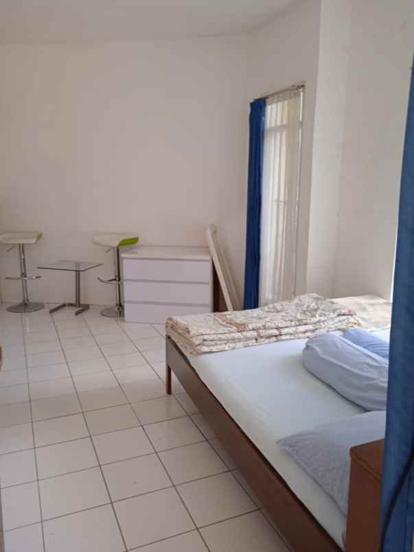 dijual rumah jl gegerkalong