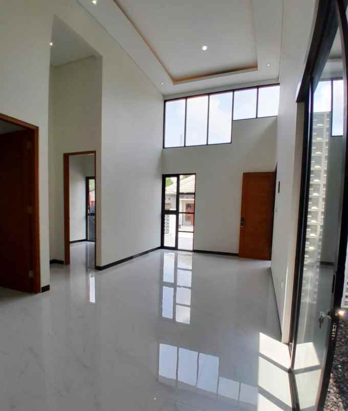 dijual rumah jl kaliurang km 12 5