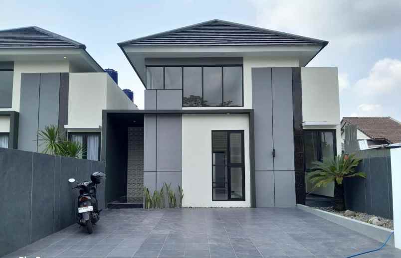 dijual rumah jl kaliurang km 12 5