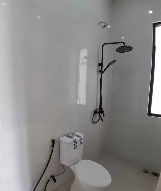 dijual rumah jl kaliurang km 12 5