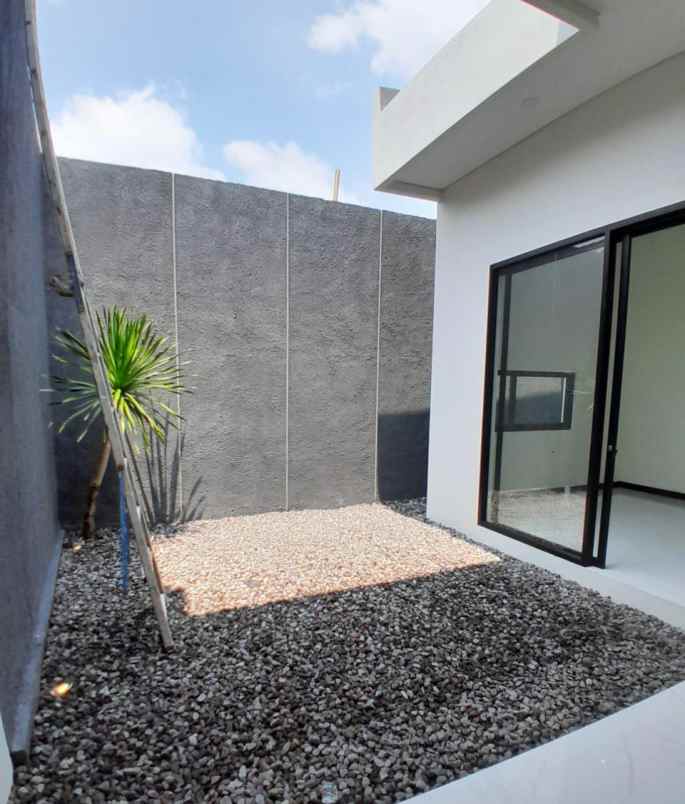 dijual rumah jl kaliurang km 12 5