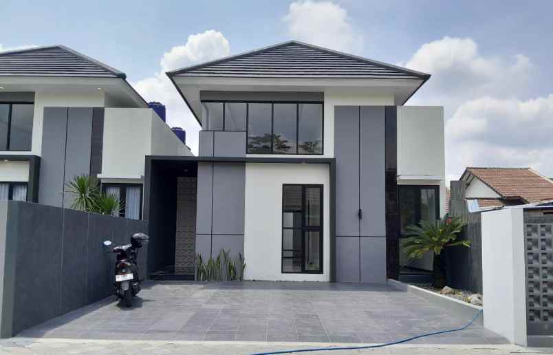 dijual rumah jl kaliurang km 12 5