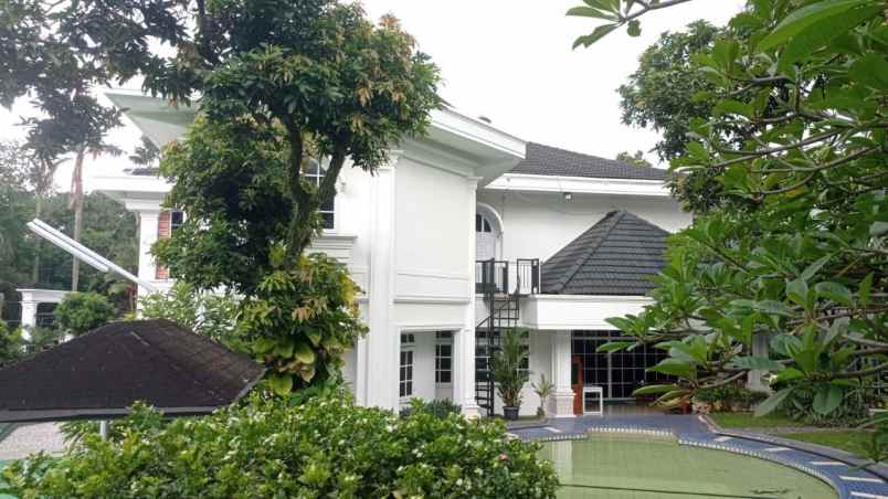 Rumah Mewah 2 Lantai Full Furnished Dan Kolam Renang Di Cibubur Jaktim