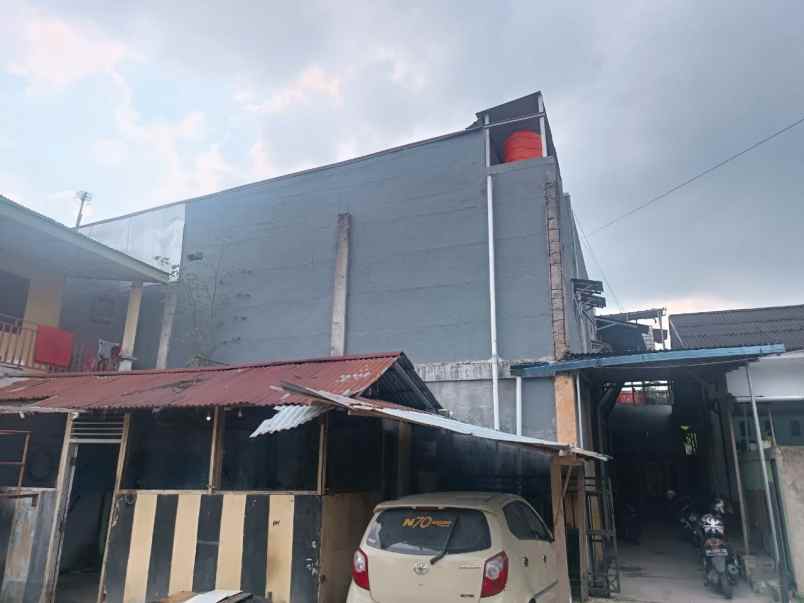dijual rumah jl pahlawan kerja