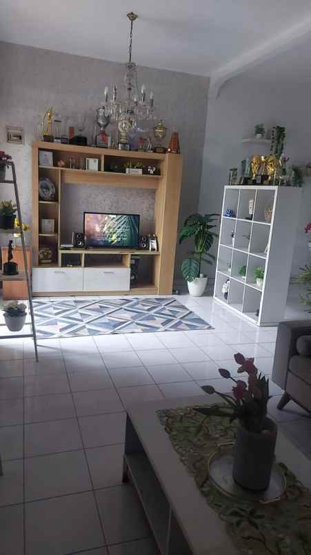 dijual rumah jl pamulang permai