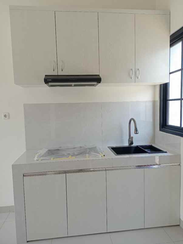 dijual rumah jl panghegar cinambo kota