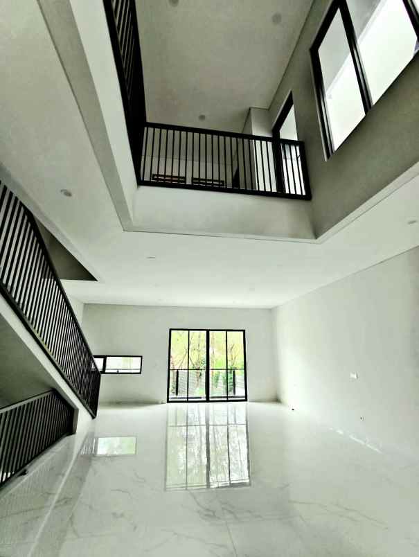 dijual rumah jl parongpong