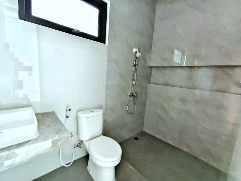 dijual rumah jl parongpong