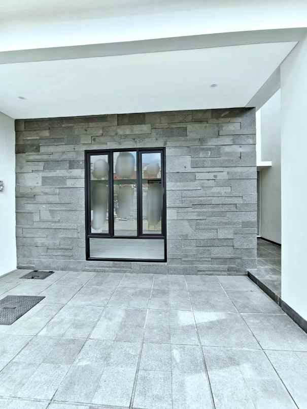 dijual rumah jl parongpong