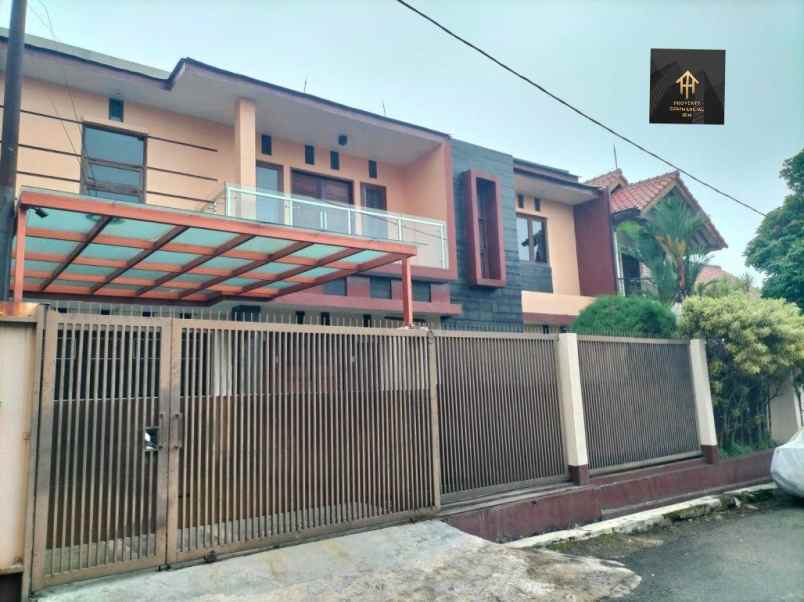 Rumah Semi Furnish 3 Lantai Di Komplek Margahayu Pasteur Kota Bandung