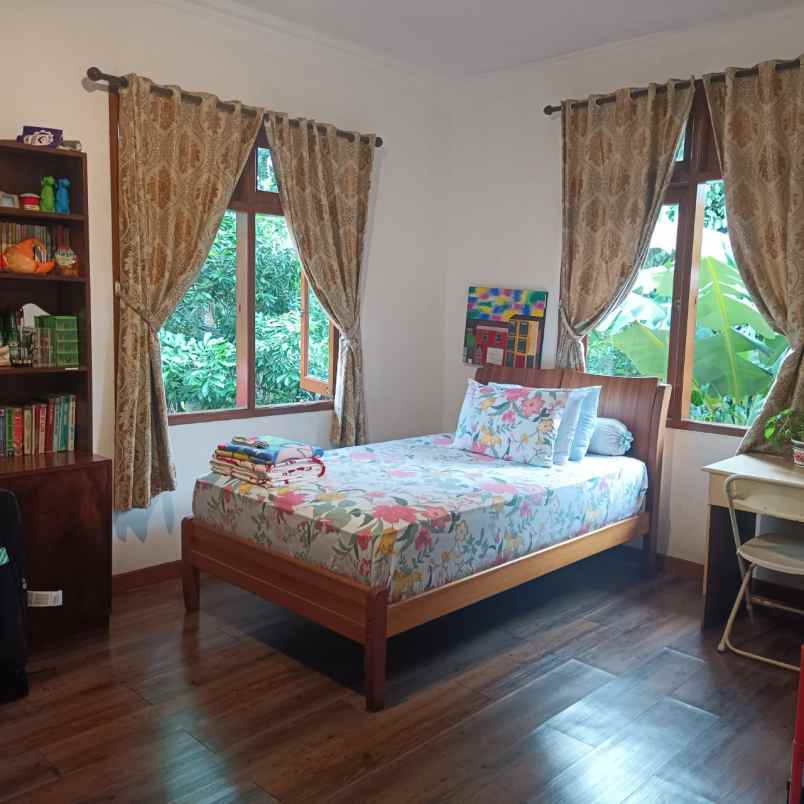 dijual rumah jl pejaten barat