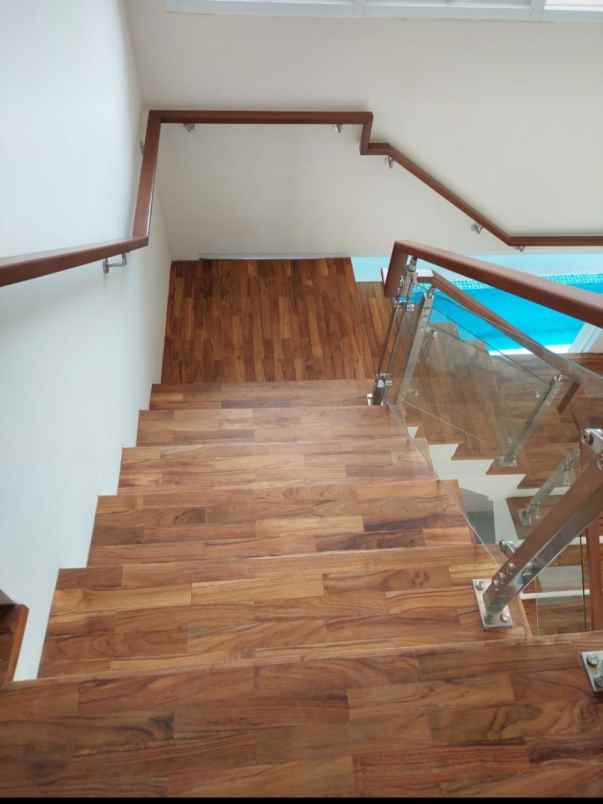 dijual rumah jl puri mutiara raya