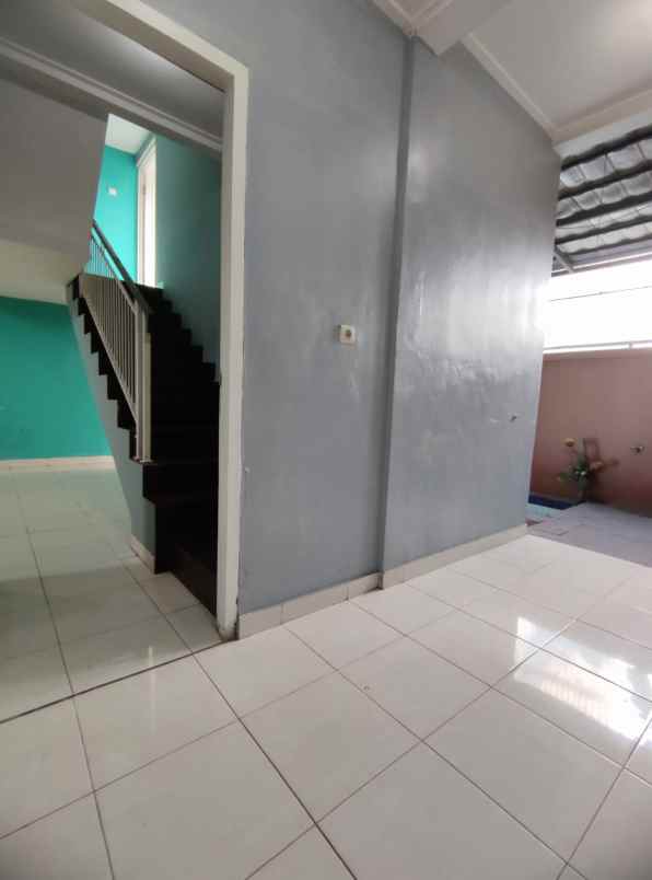 dijual rumah jl raya jatiwarna