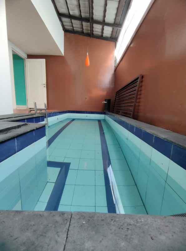 dijual rumah jl raya jatiwarna