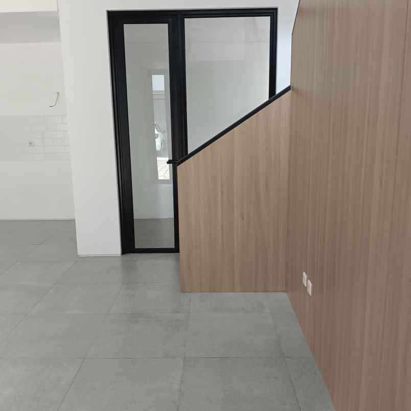 dijual rumah jl rusa raya