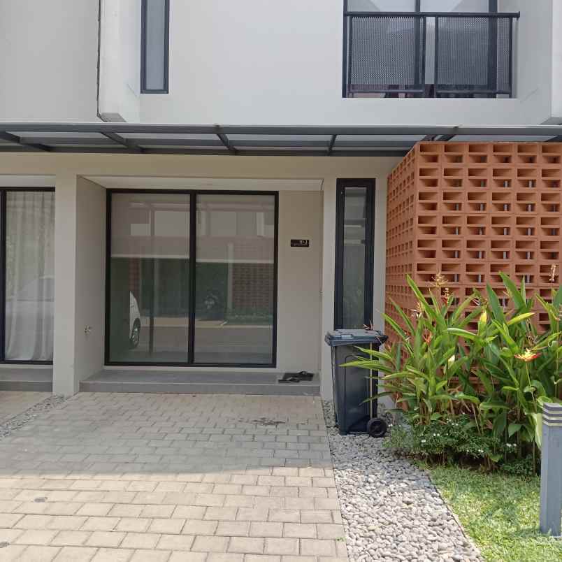 dijual rumah jl rusa raya