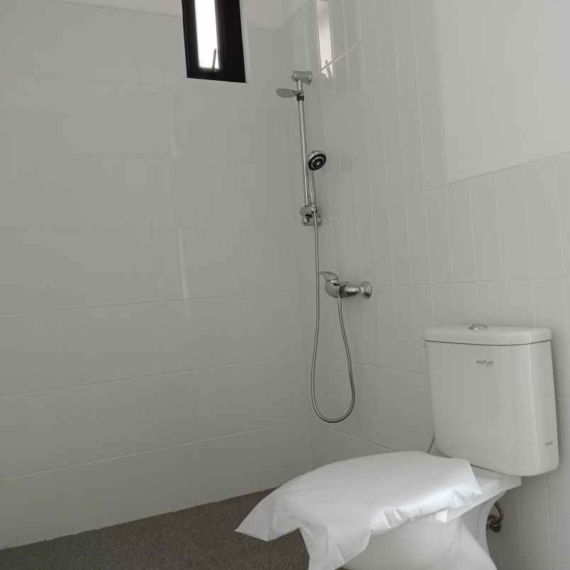 dijual rumah jl rusa raya