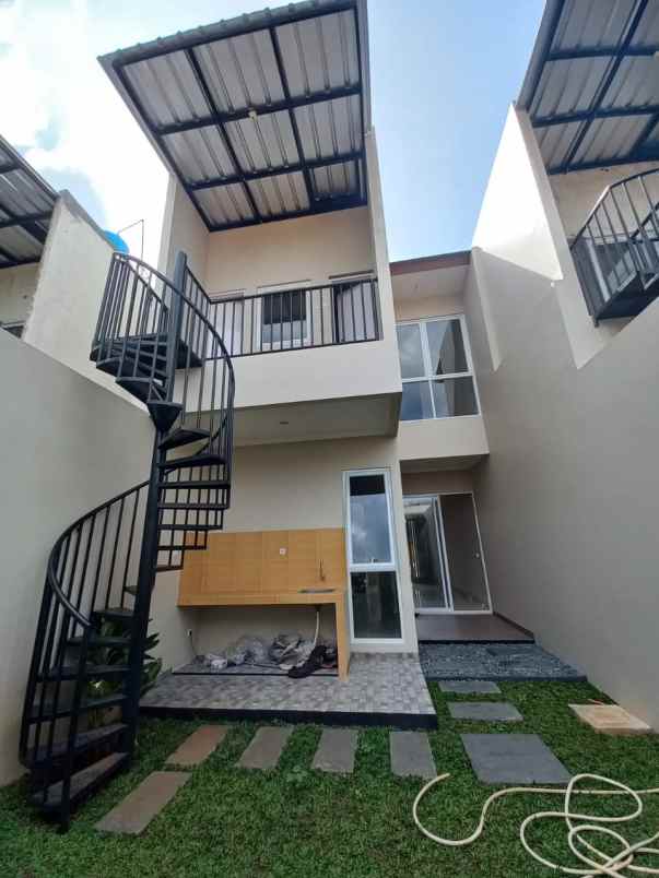 dijual rumah jl setia jatiwaringin