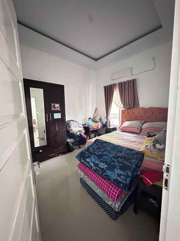 dijual rumah jl sma 8