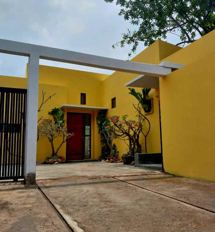 dijual rumah jl sukasari