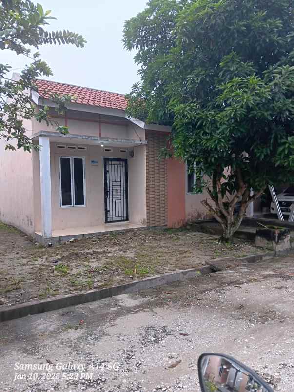 dijual rumah jl uka