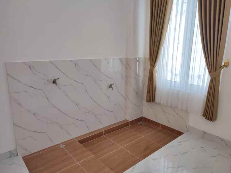 dijual rumah jl wahid hasyim