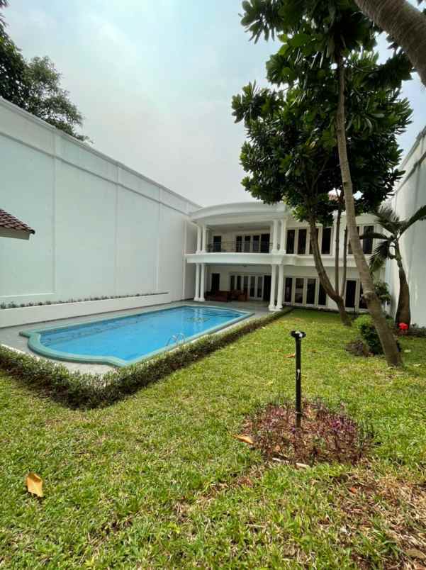 dijual rumah jln ganaru terusan