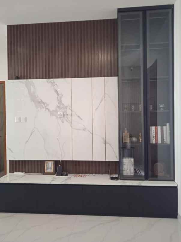 dijual rumah jln hayam wuruk