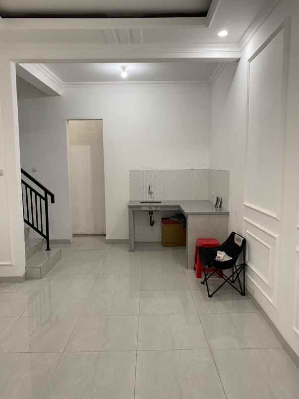 dijual rumah jln kh agus salim bekasi