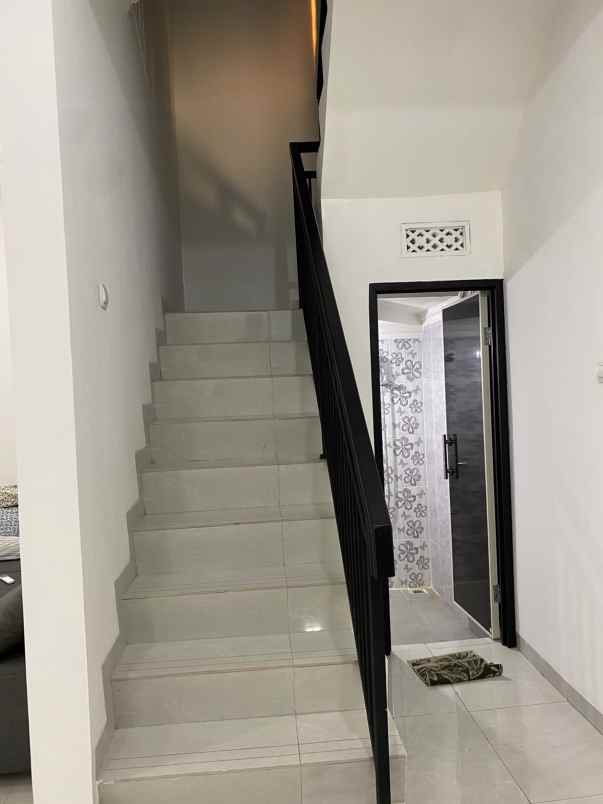 dijual rumah jln kh agus salim bekasi