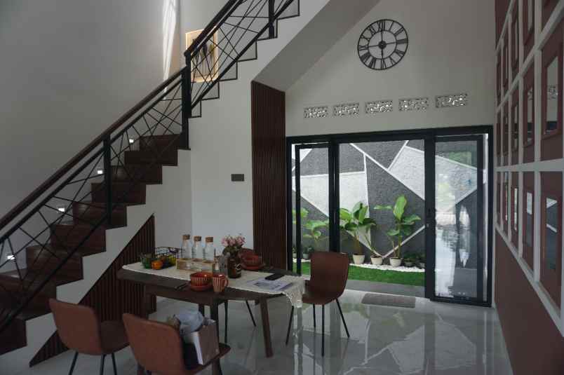 dijual rumah jln ridwan rais